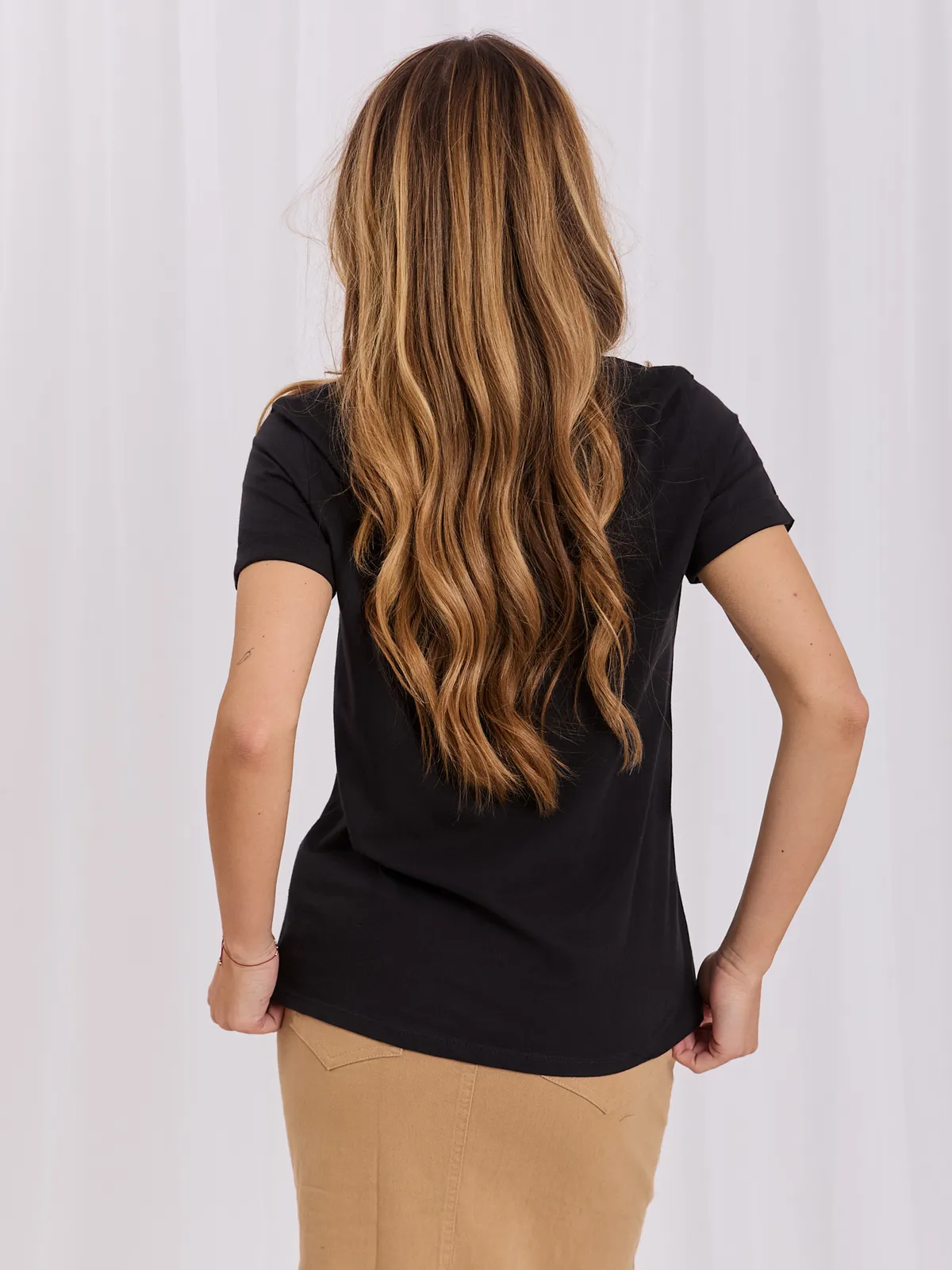 RUE PARIS Czarny t-shirt damski z printem - zdjęcie 2