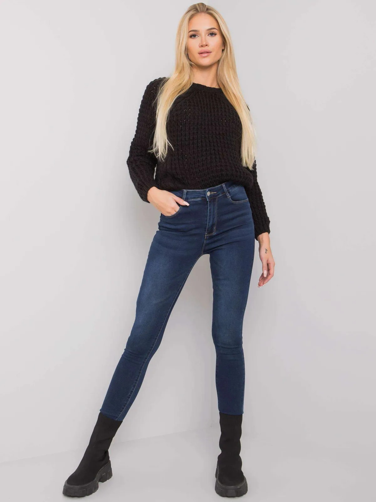 Szare jeansowe rurki high waist - zdjęcie 4