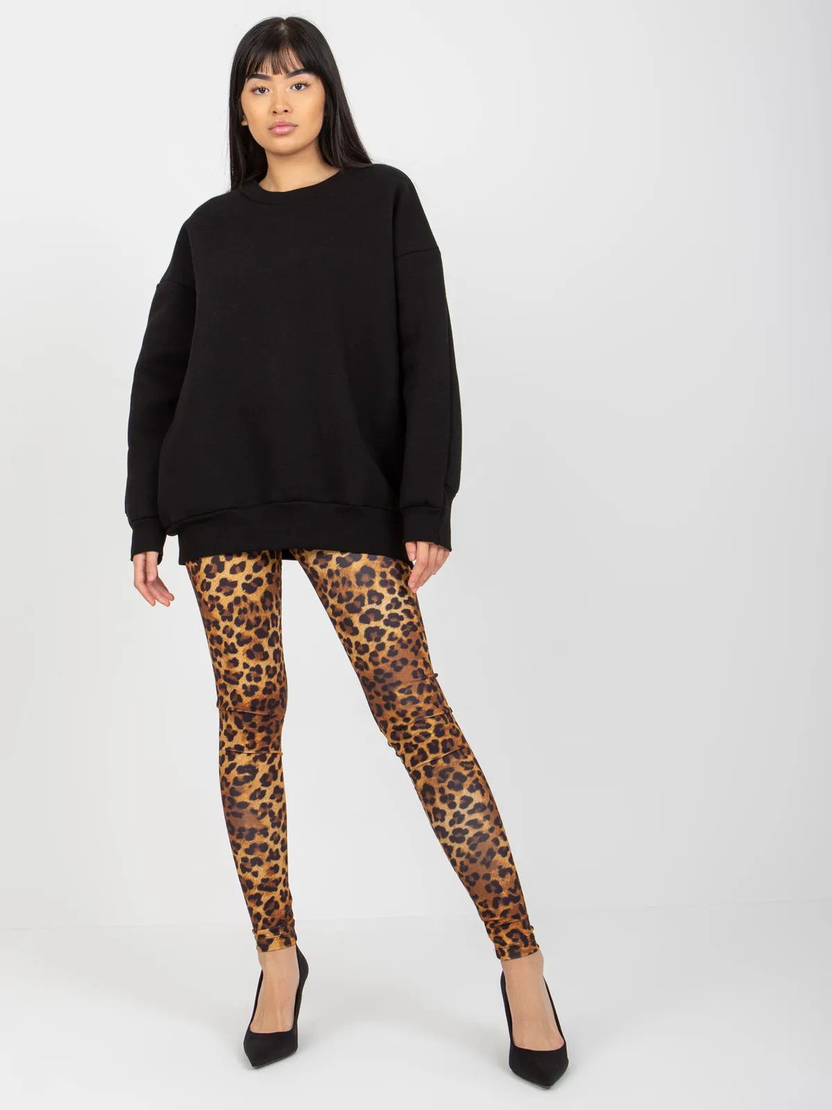 Ciemnoniebieska dresowa bluza basic oversize - zdjęcie 6