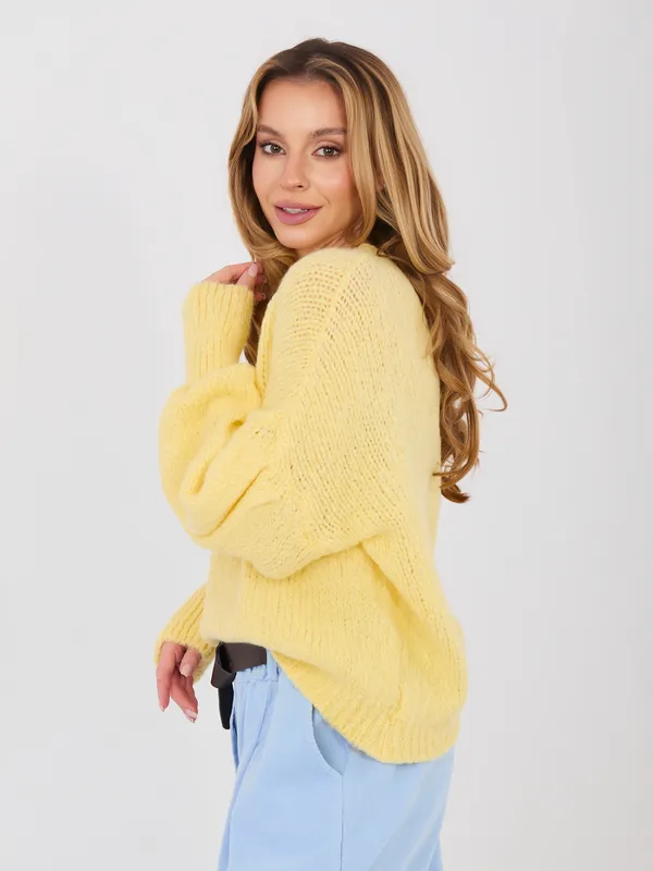 Oversize sweter z bufiastymi rękawami w stylu casual