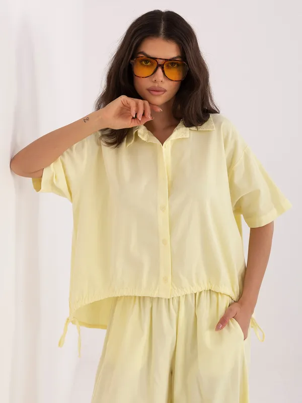 Koszula oversize z wiązaniem w talii