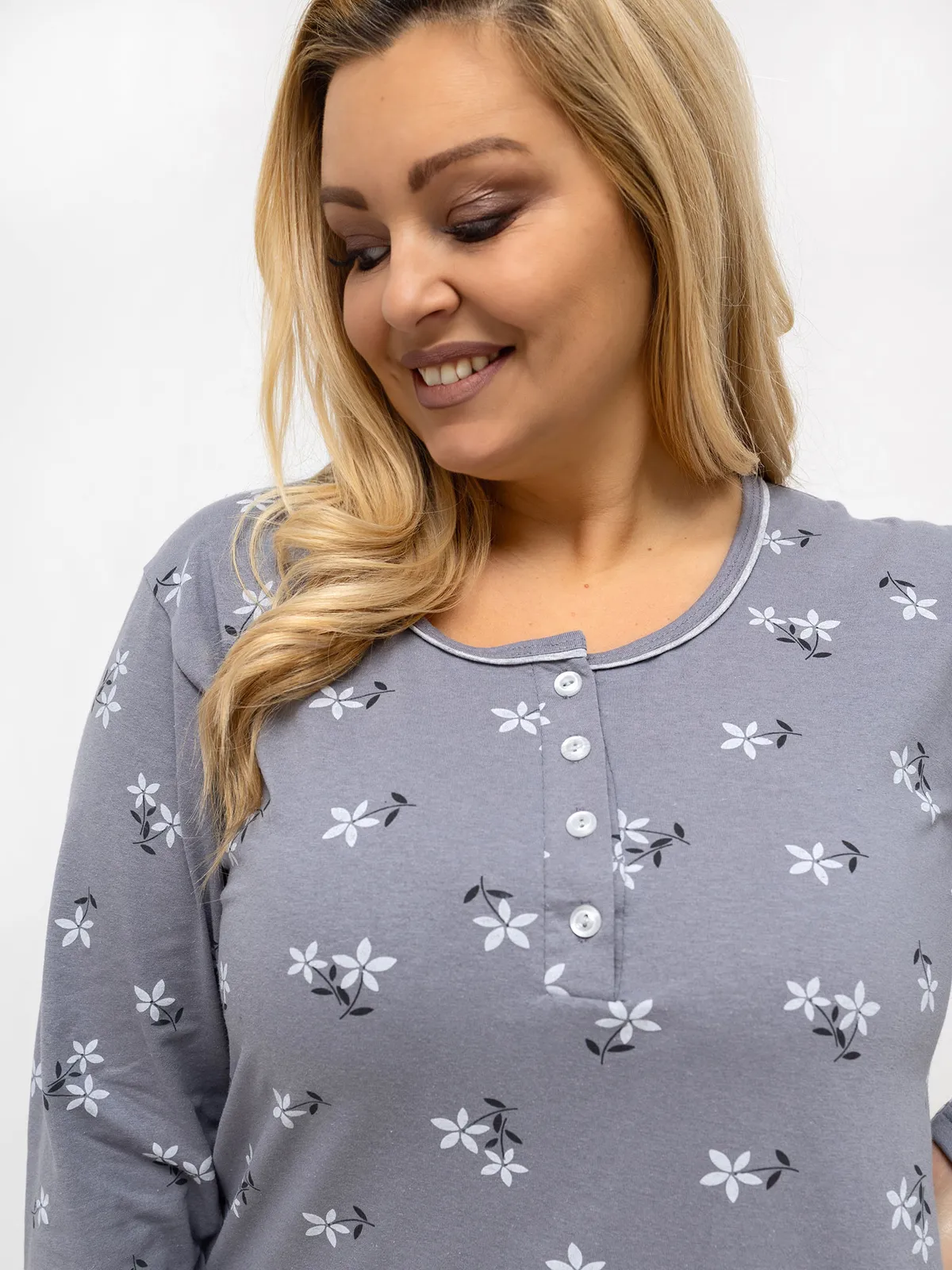 Koszula nocna z długim rękawem i guzikami - zdjęcie 1