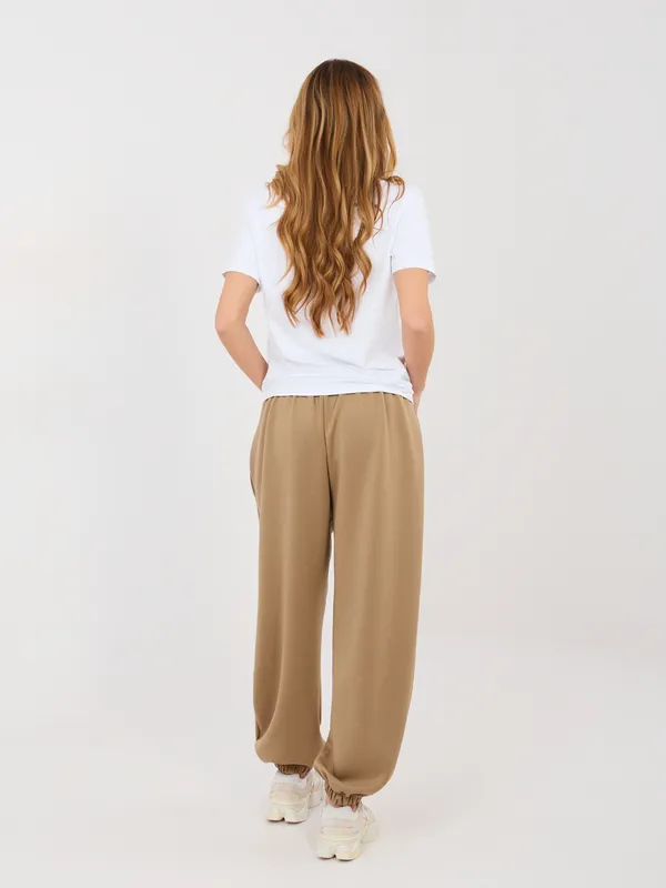 Wygodne spodnie typu joggers z wysokim stanem