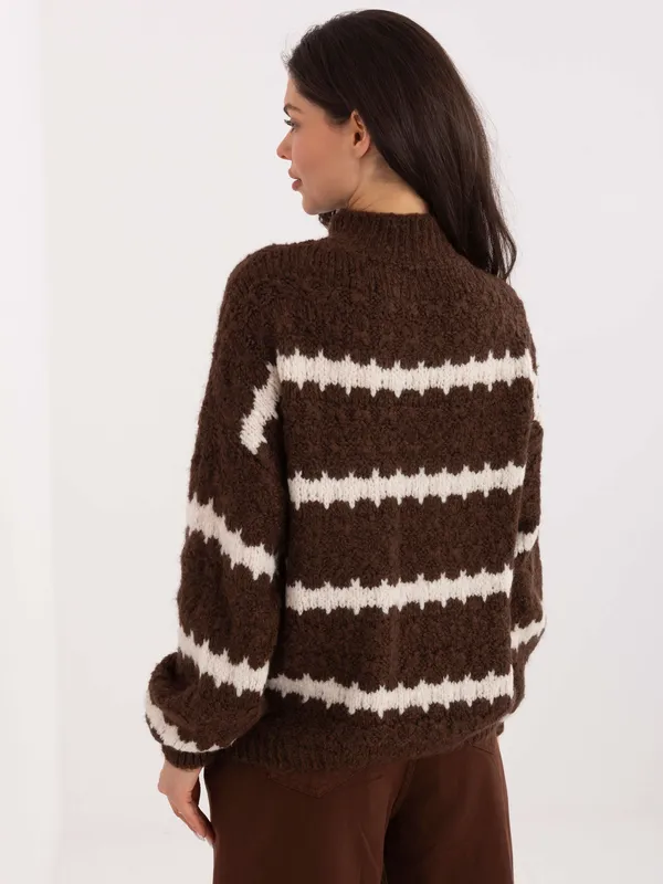 Sweter oversize o grubym splocie w paski - widok 2