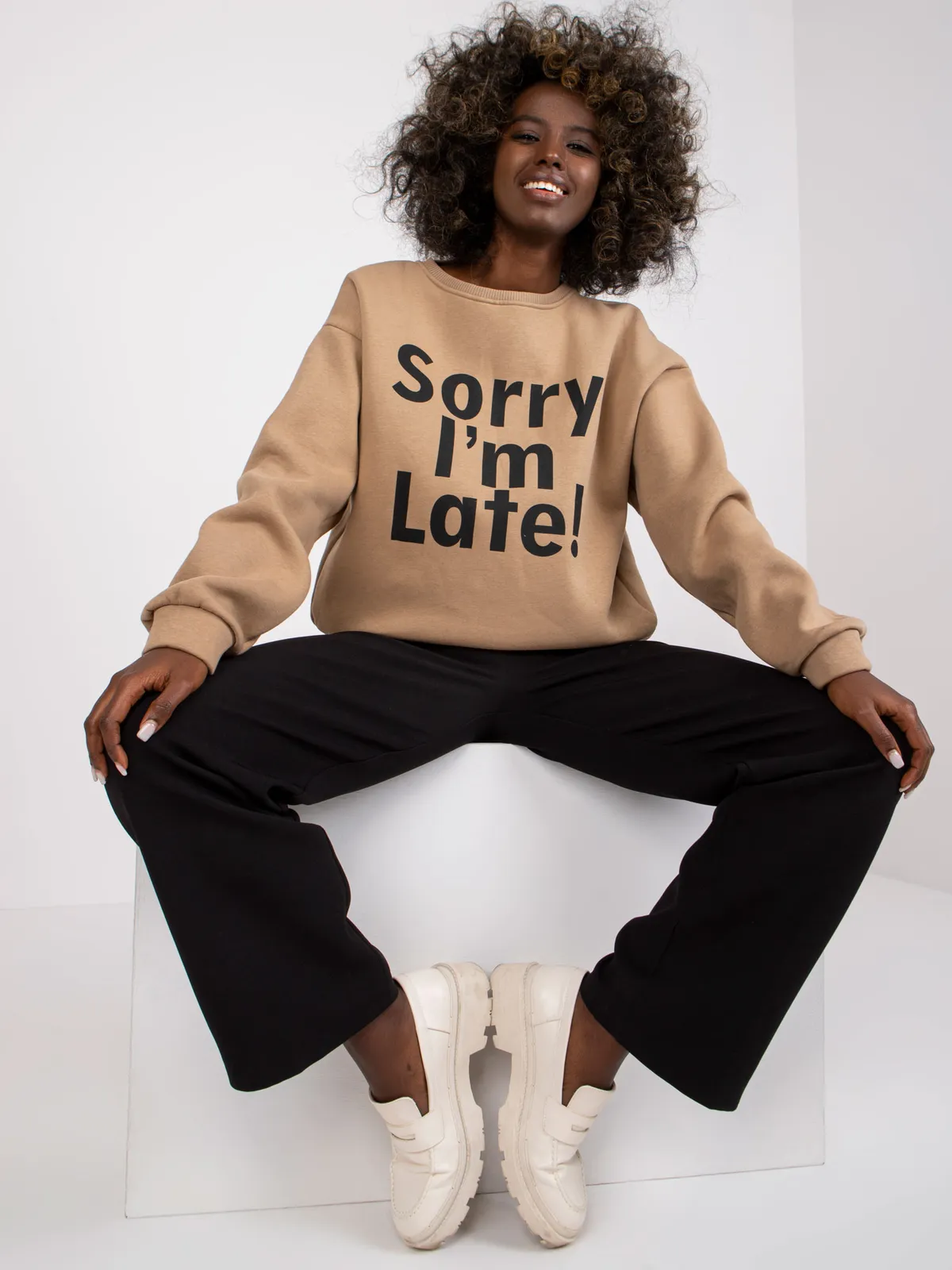 Bluza oversize z napisami w casualowym stylu - zdjęcie 1