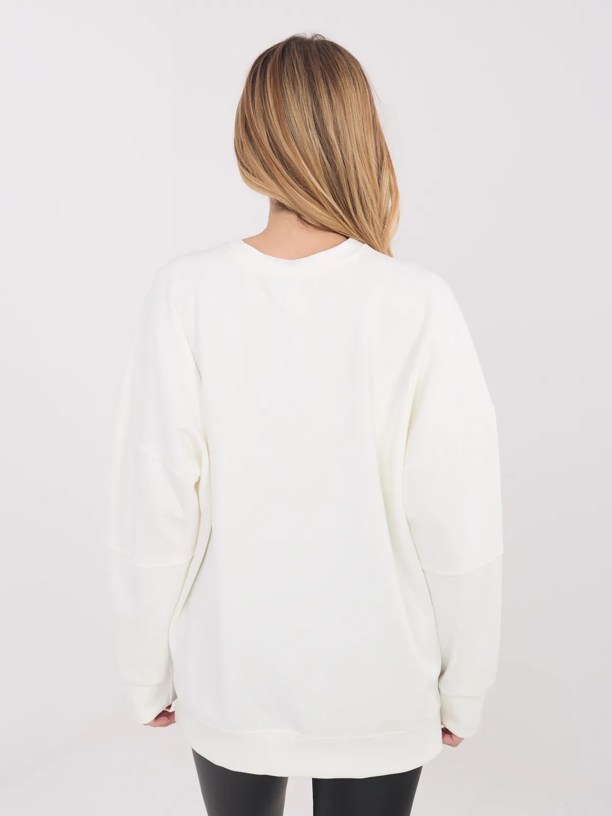 Casualowa bluza oversize z naszywką - zdjęcie 1