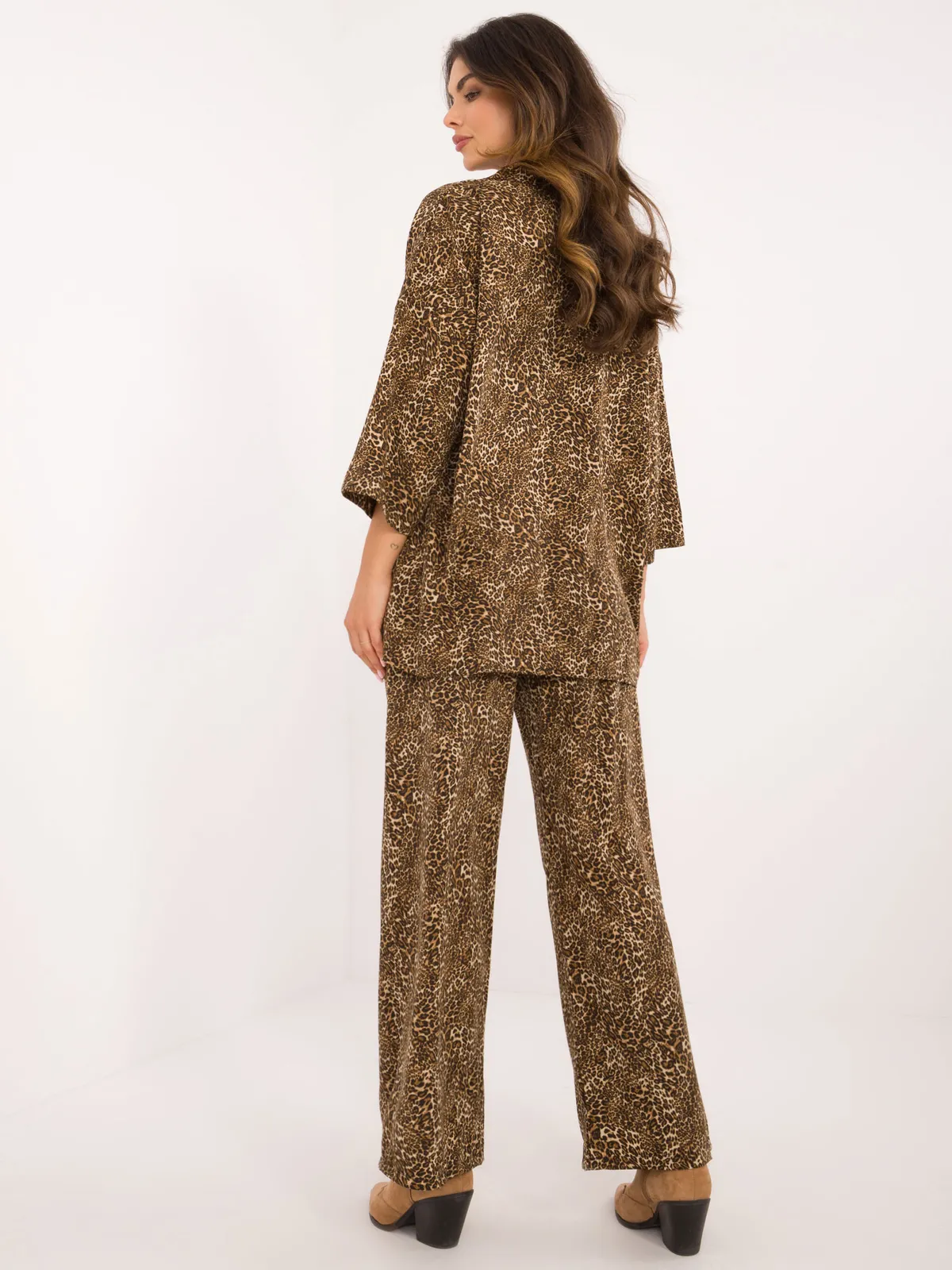 Dwuczęściowy komplet oversize z koszulą i spodniami - zdjęcie 1