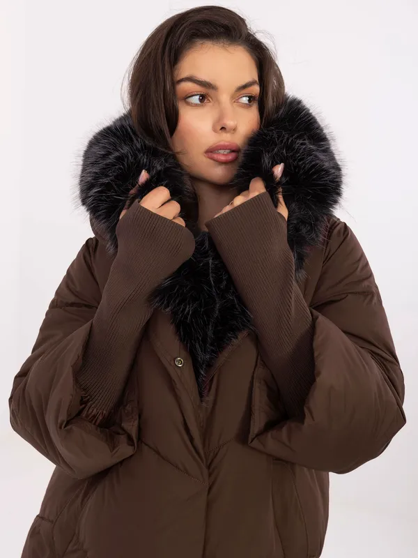 Pikowana kurtka oversize z futrzanym kołnierzem - widok 2