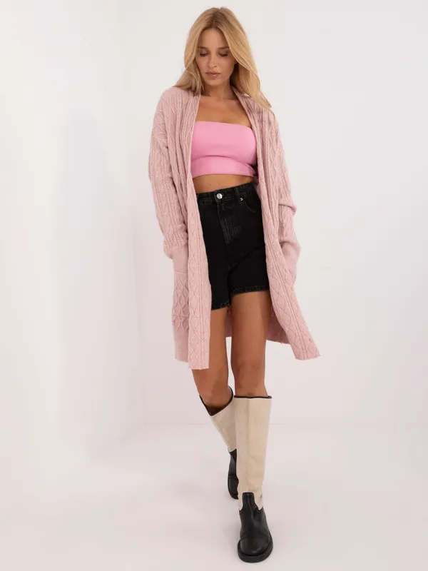 Długi kardigan o grubym splocie warkoczowym