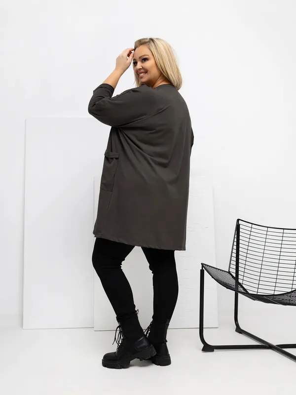 Casualowa tunika oversize z praktycznymi kieszeniami