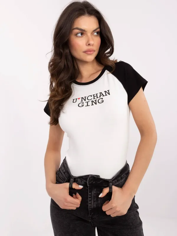 Dopasowany T-shirt z rękawem typu reglan
