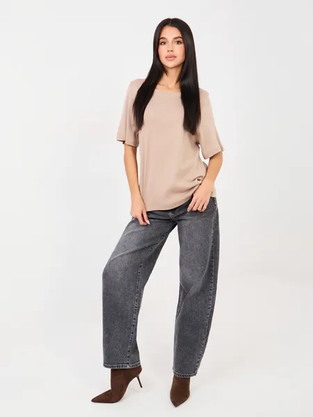 Casualowy T-shirt o luźnym kroju oversize