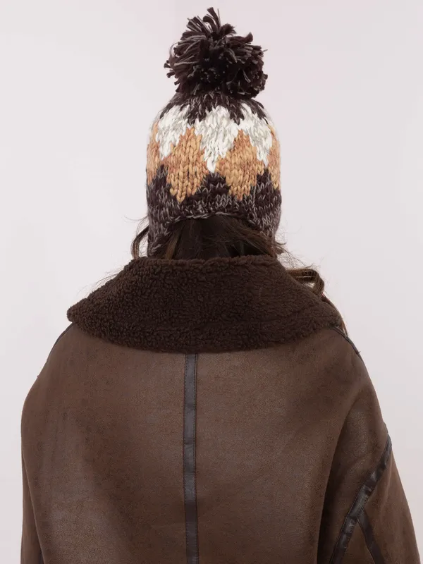 Czapka z pomponem w stylu retro