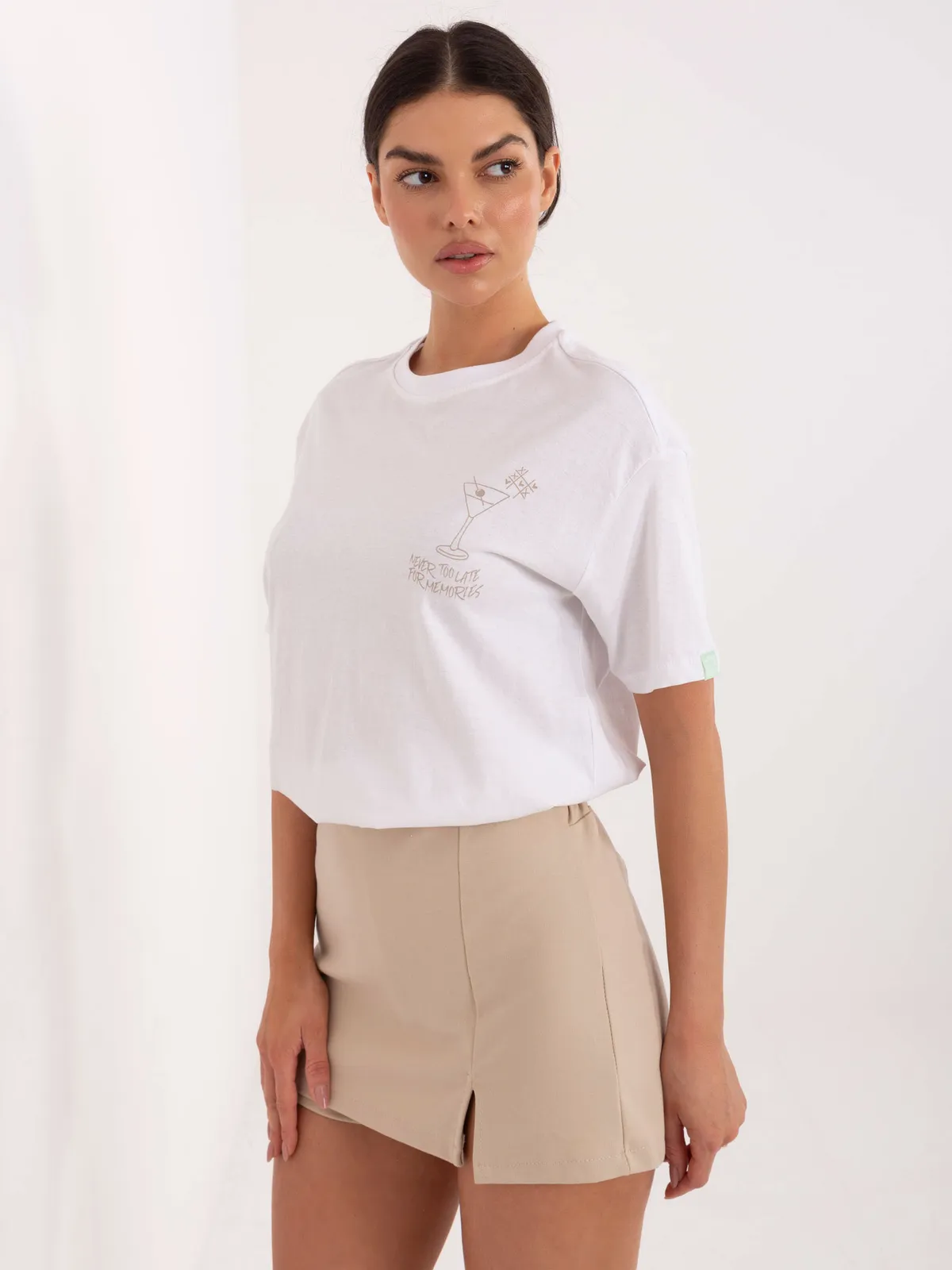 Casualowy t-shirt z nadrukiem w stylu retro - zdjęcie 2