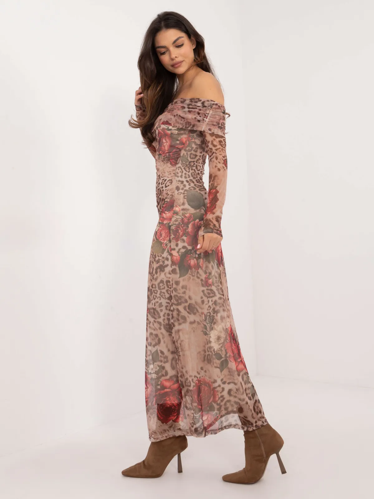 Dopasowana sukienka maxi z odkrytymi ramionami - zdjęcie 1