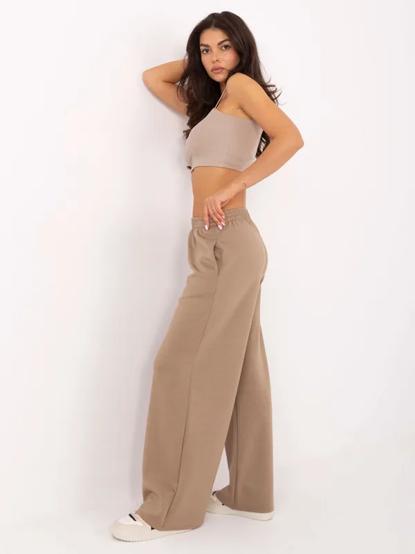 Wygodne spodnie dresowe o kroju wide leg