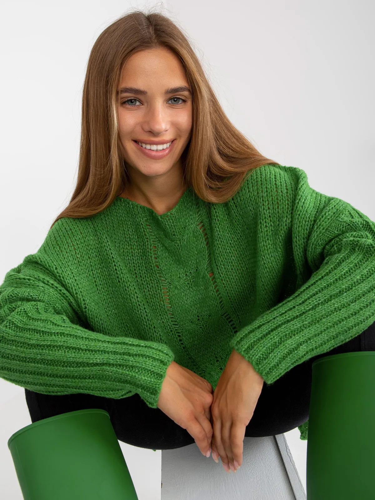 Zielony sweter oversize z dodatkiem wełny OCH BELLA - zdjęcie 6