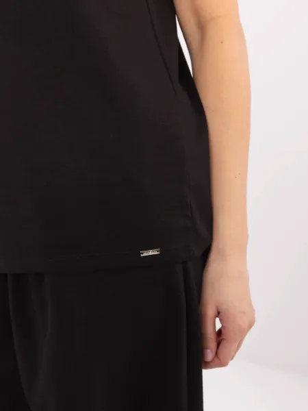 Minimalistyczna bluzka o luźnym kroju oversize