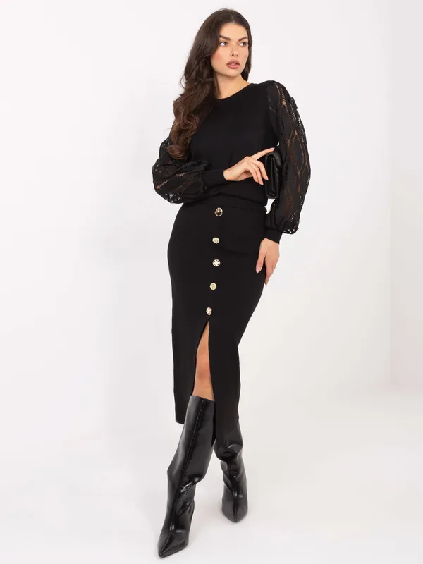 Dzianinowa spódnica midi z ozdobnymi guzikami