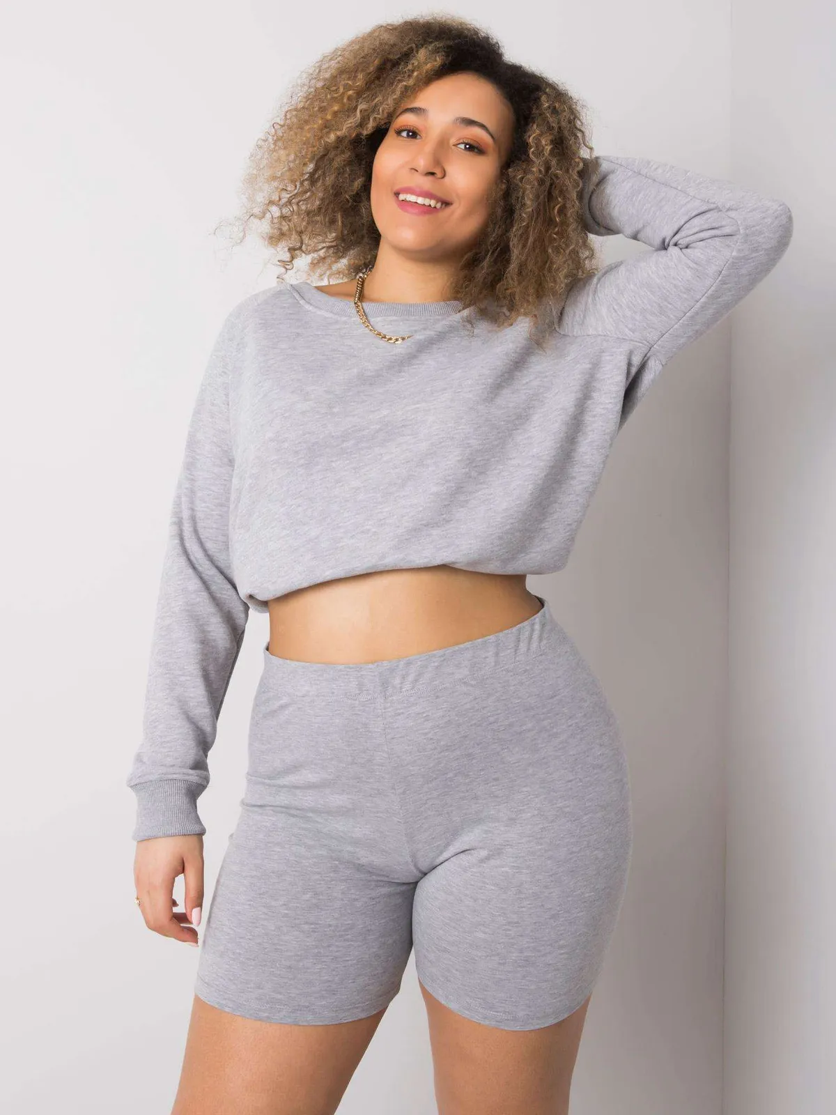 Szare bawełniane szorty plus size - zdjęcie 4