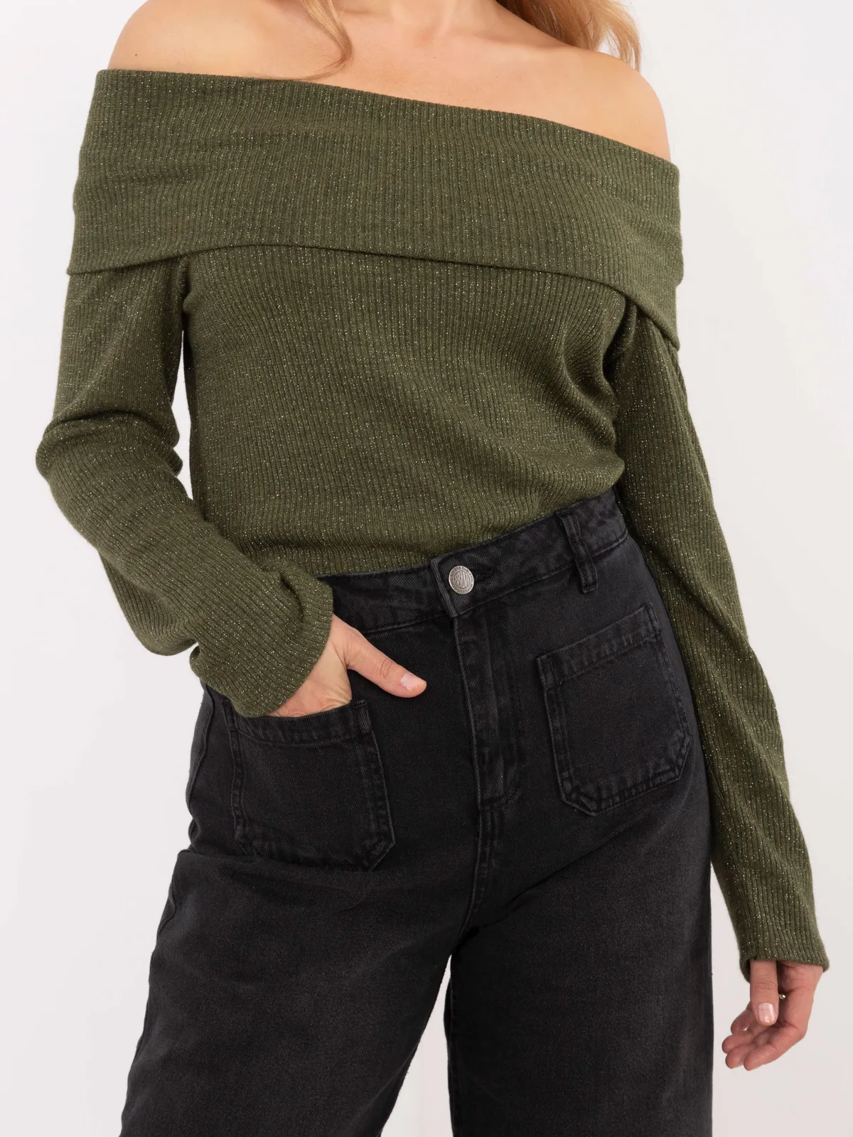 Jeansy o kroju wide leg z kieszeniami - zdjęcie 2