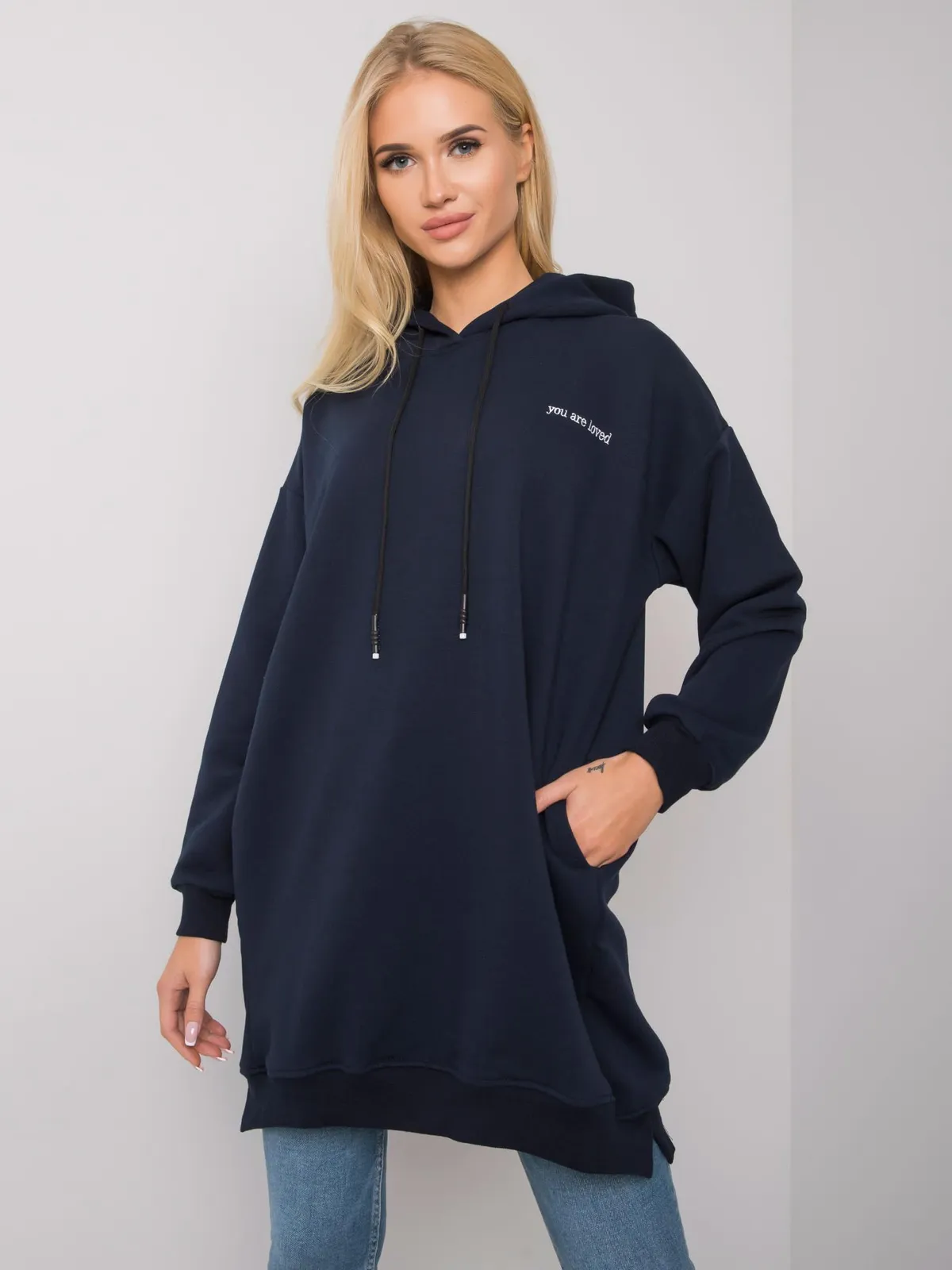Jasnoniebieska bluza damska z kapturem - zdjęcie 3