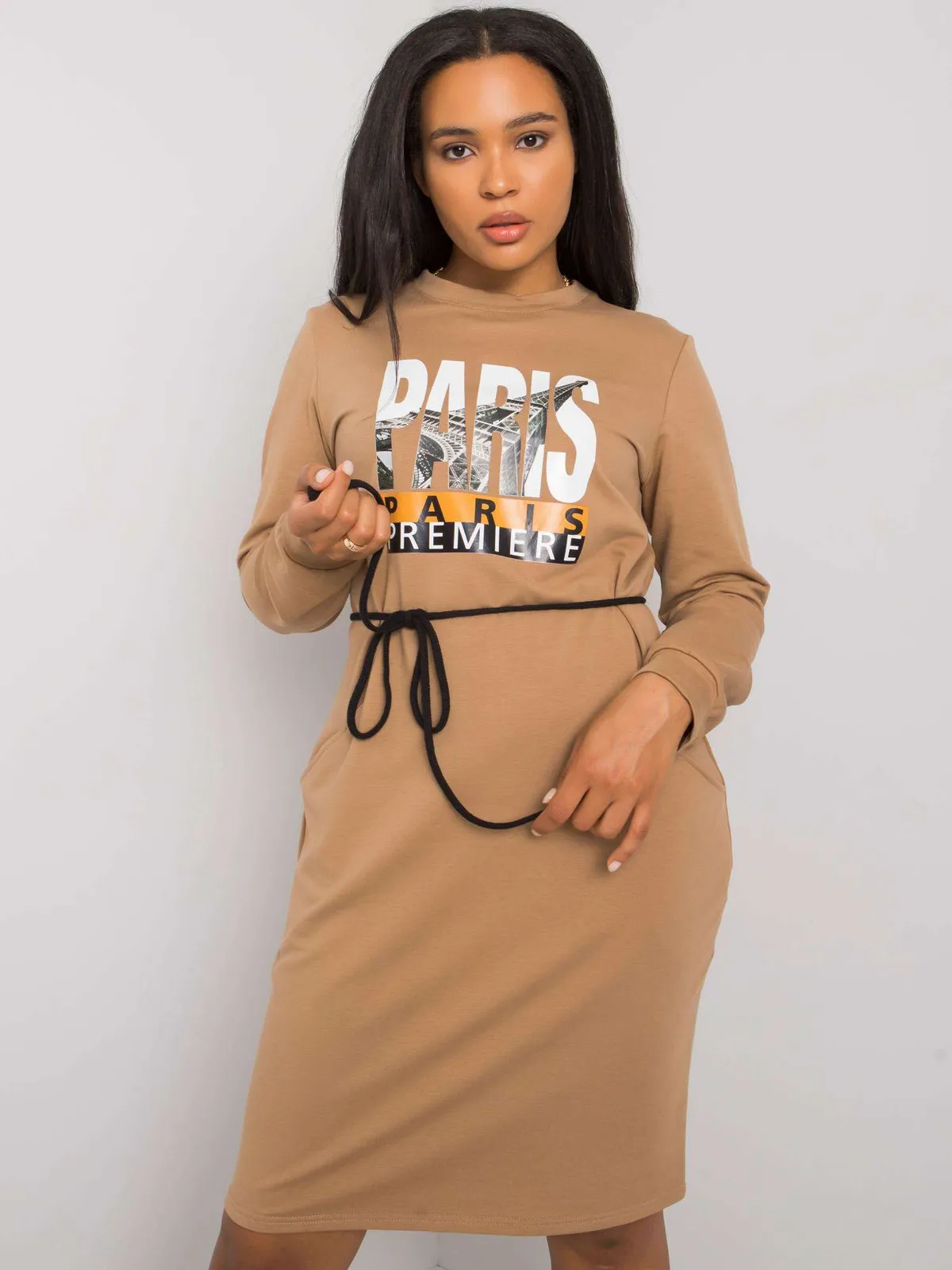 Zielona sukienka plus size z nadrukiem - zdjęcie 4
