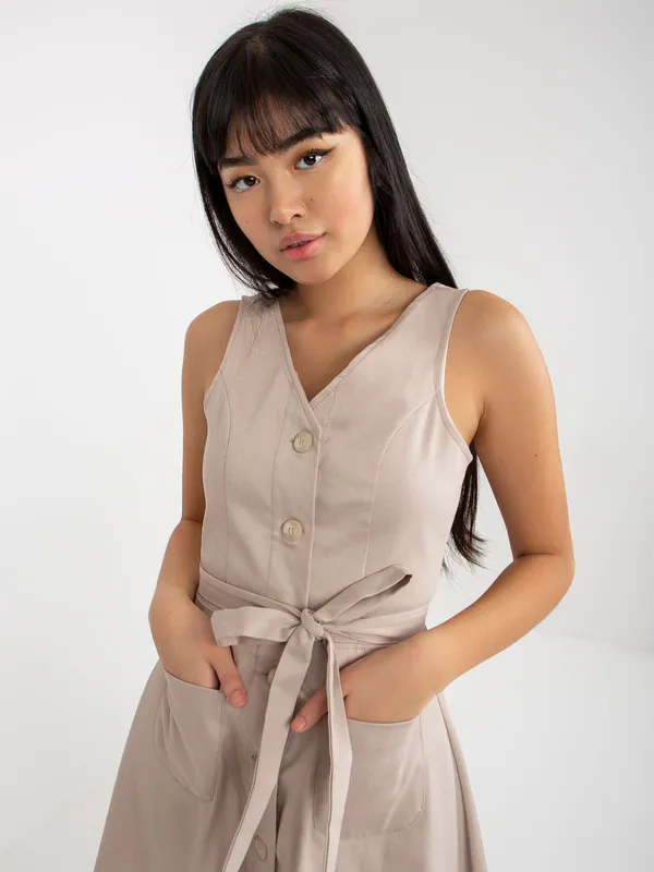 Beżowa rozkloszowana sukienka jeansowa z guzikami