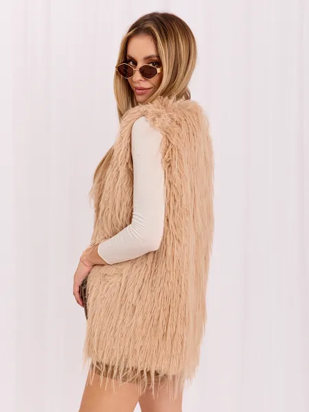 Kamizelka o długim włosiu w stylu boho