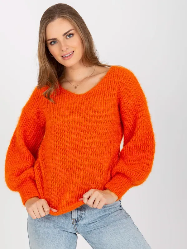 Czarny fluffy sweter klasyczny z wełną OCH BELLA - widok 2