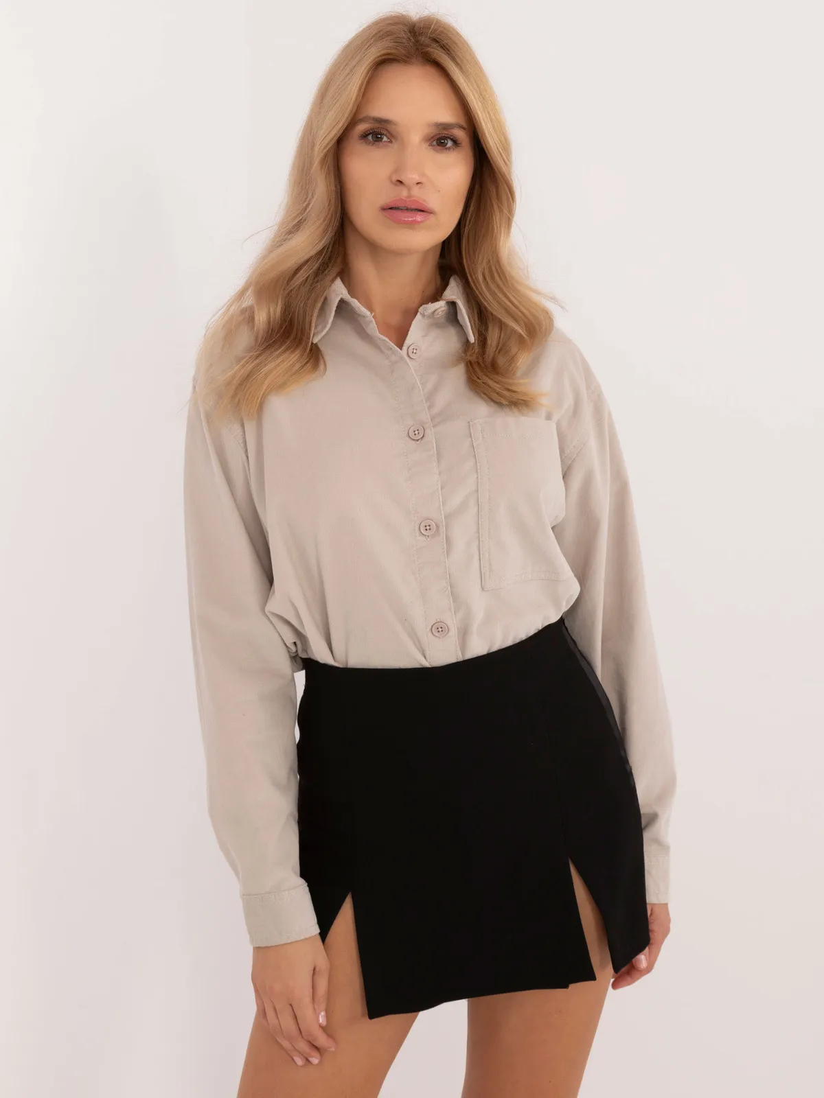 Koszula oversize z kieszenią na piersi - zdjęcie 1