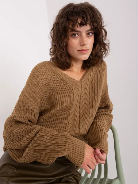 Camelowy sweter klasyczny ze ściągaczami