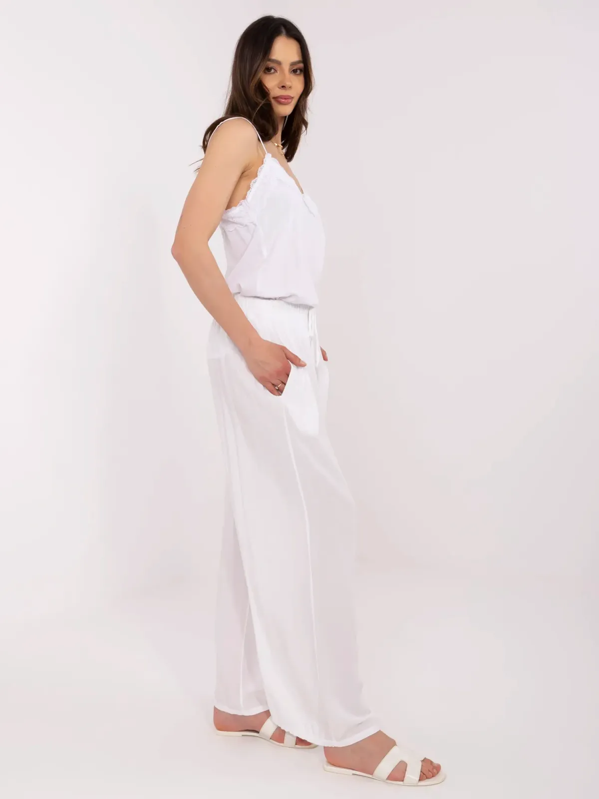 Lekkie spodnie z szerokimi nogawkami typu palazzo - zdjęcie 1