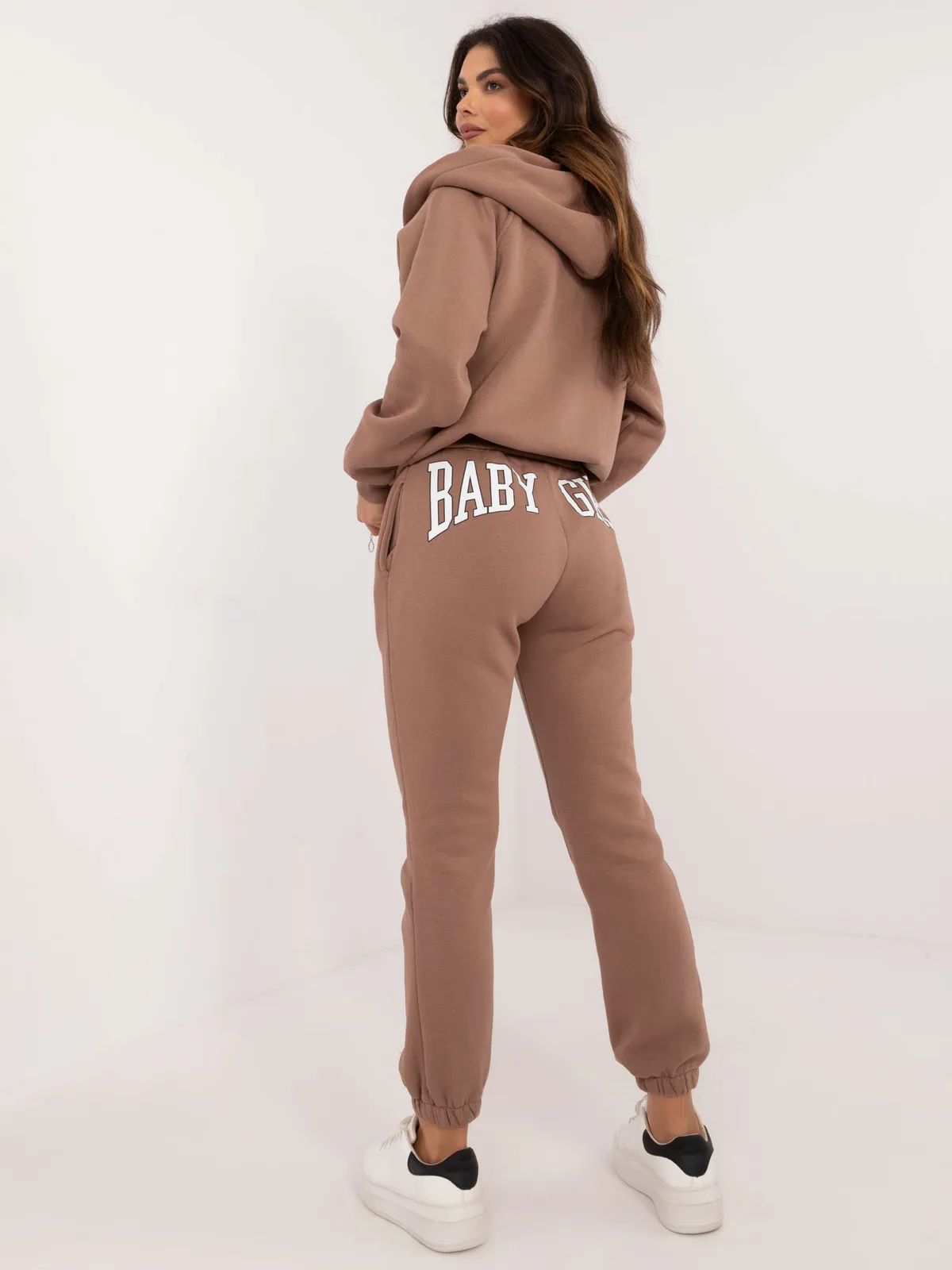 Trzyczęściowy komplet z bluzą, topem i spodniami - zdjęcie 1