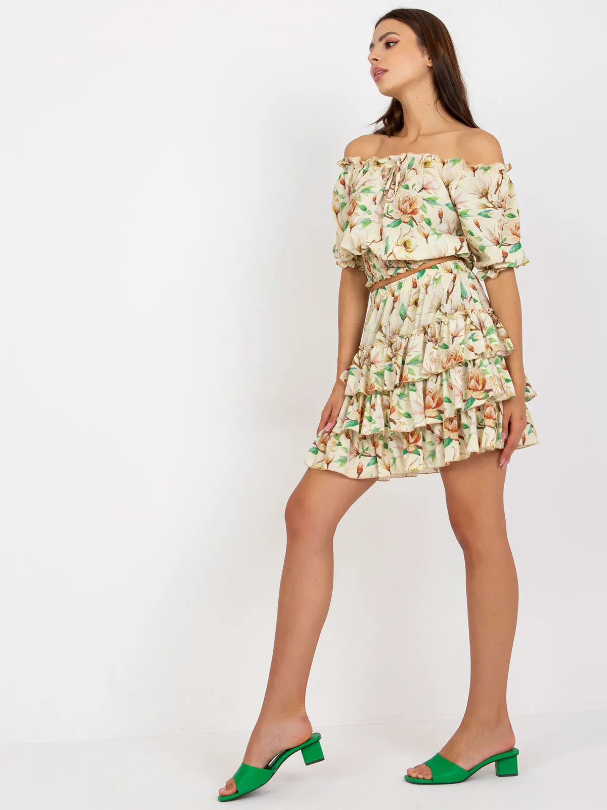 Letni komplet z bluzką hiszpanką i falbaniastą spódnicą - zdjęcie 1