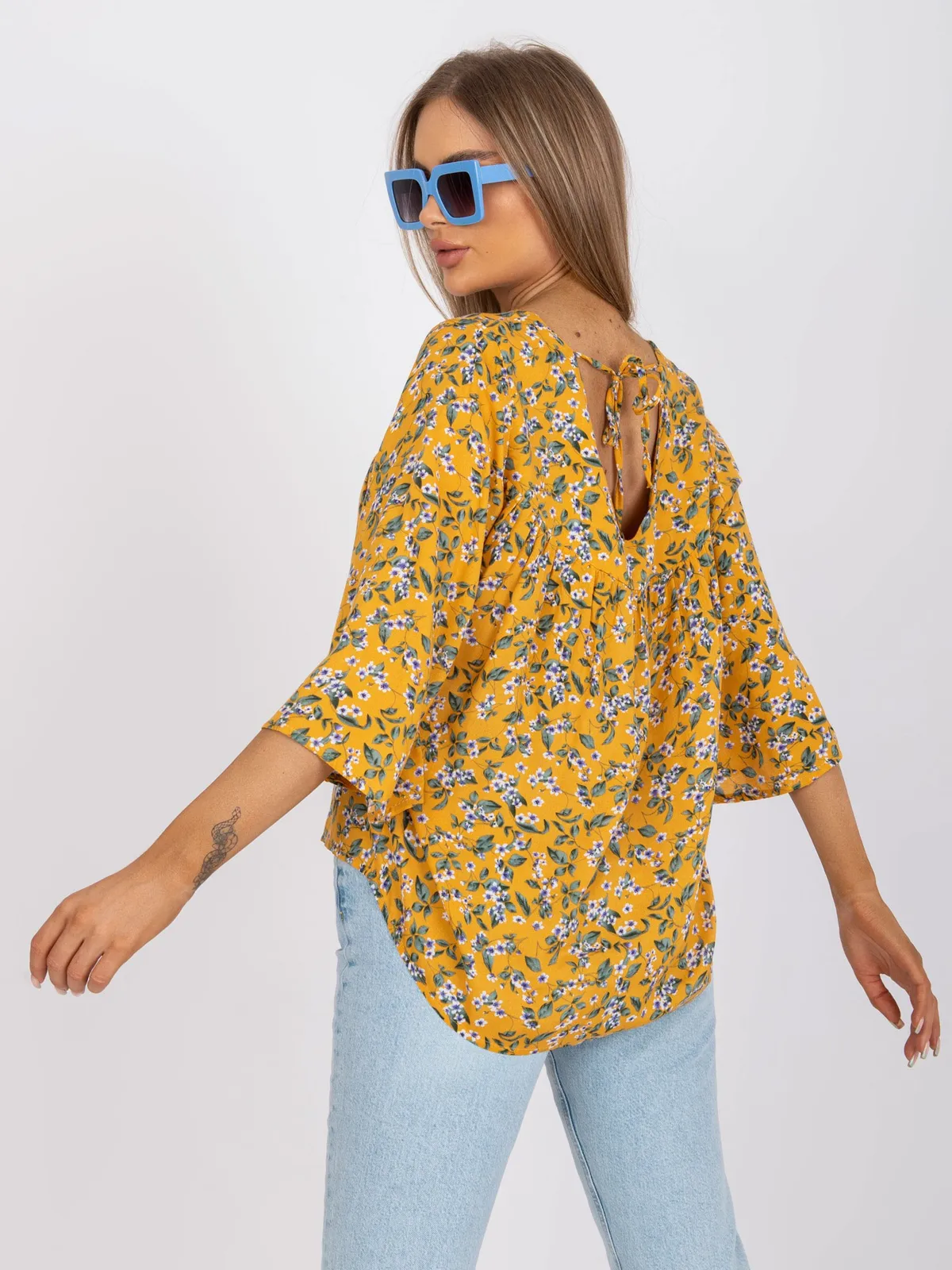 Luźna bluzka z wiązaniem na plecach - zdjęcie 1