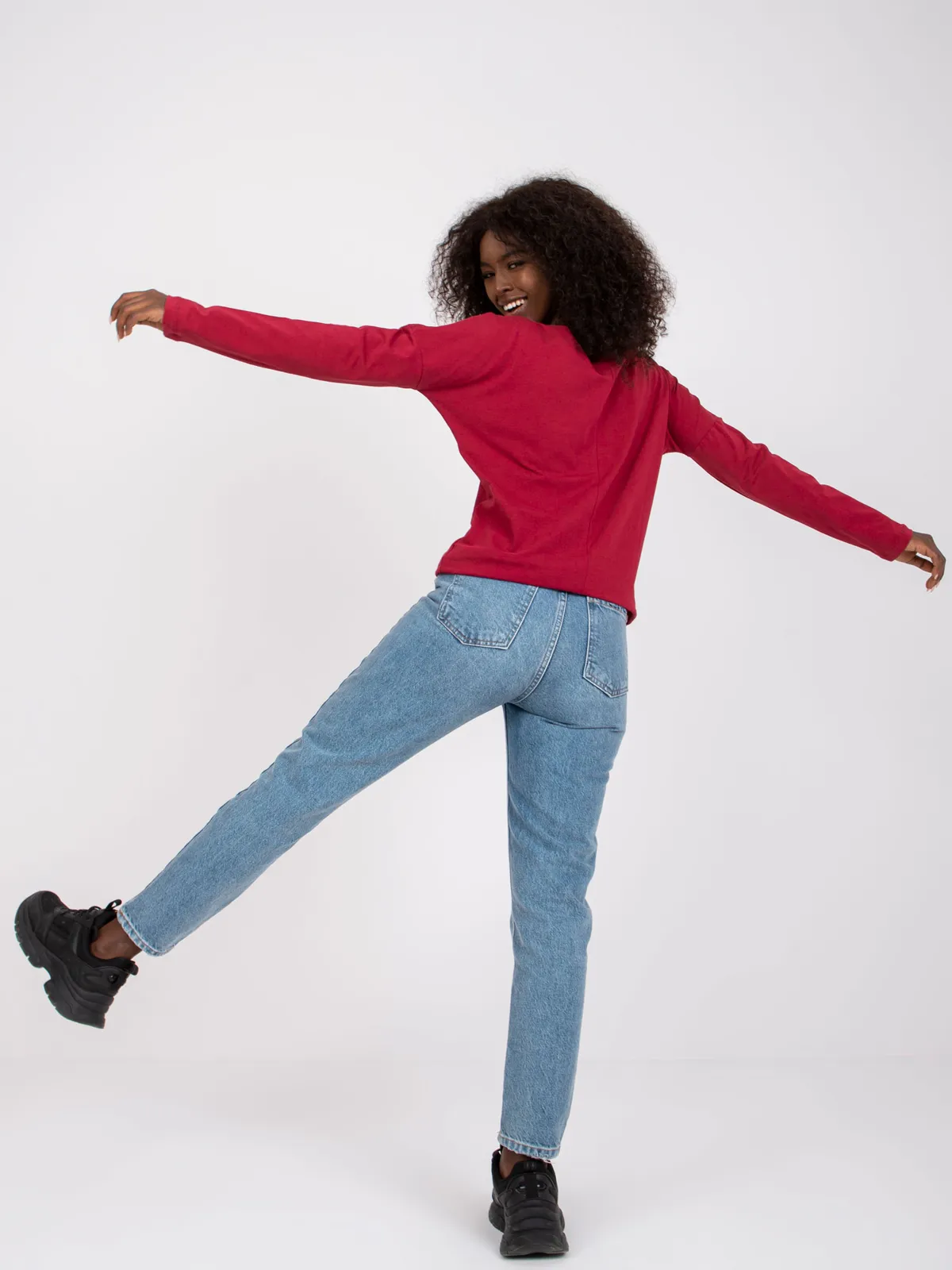 Casualowa bluzka z długim rękawem o kroju oversize - zdjęcie 1