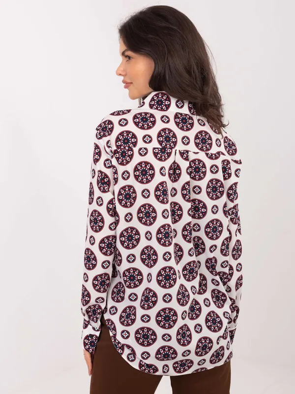 Wzorzysta koszula z kołnierzykiem o kroju oversize