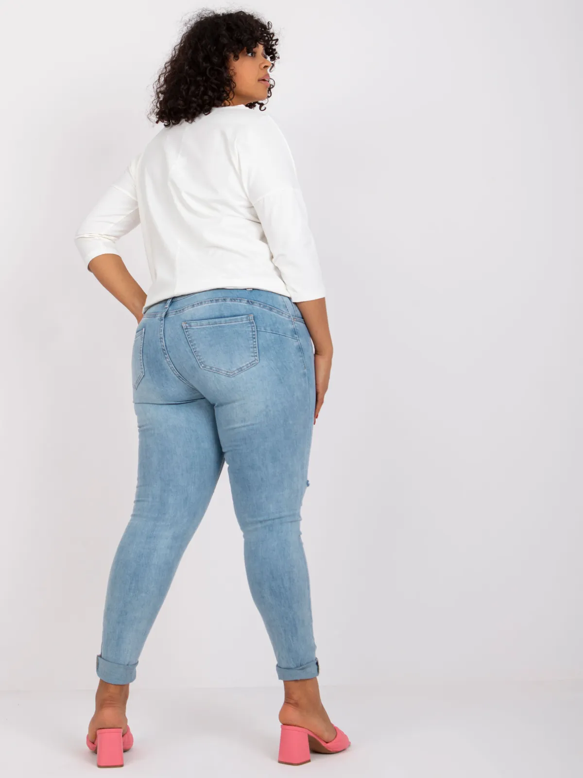 Casualowa bluzka z ozdobnym nadrukiem i wiązaniem - zdjęcie 1