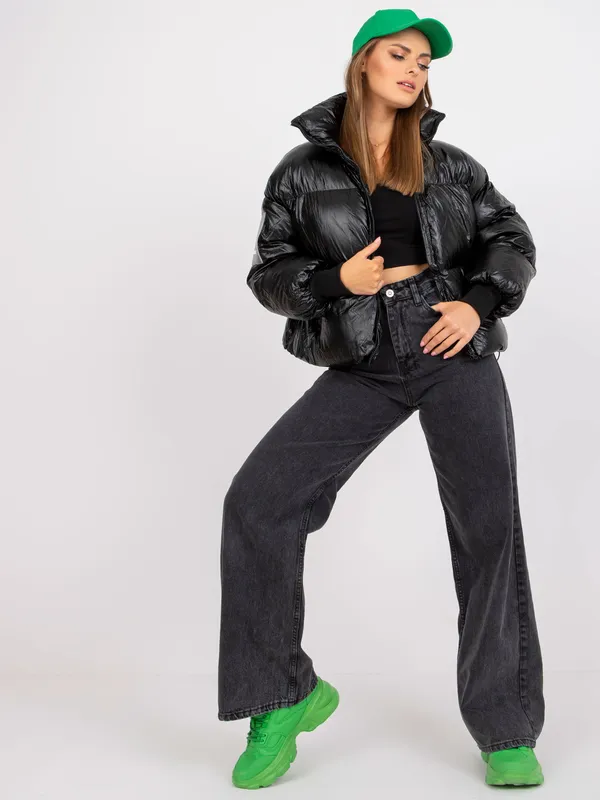 Krótka kurtka puffer o kroju oversize