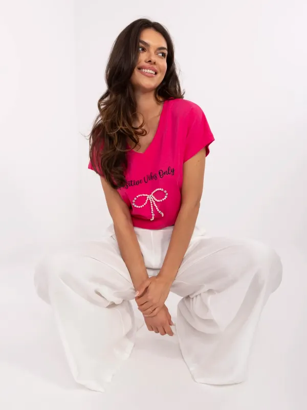 T-shirt z napisem i zdobieniem w kształcie kokardy - widok 2