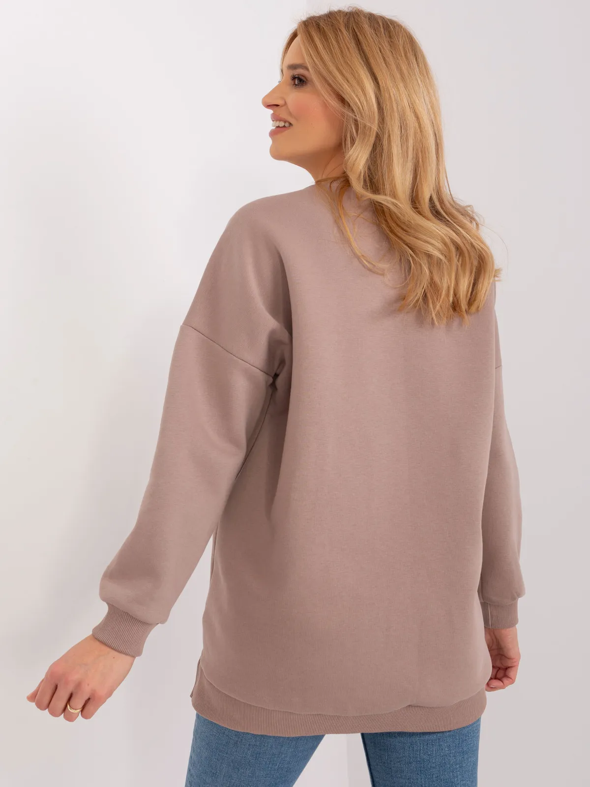 Czarna dresowa bluza basic z bawełny - zdjęcie 3