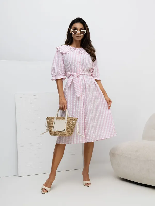 Elegancka sukienka z kołnierzem i wiązaniem w talii