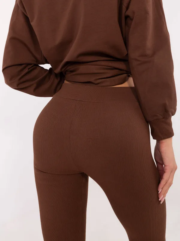 Sportowy komplet z bluzą oversize i legginsami