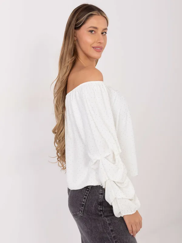 Bluzka hiszpanka z ozdobnymi marszczonymi rękawami - widok 2