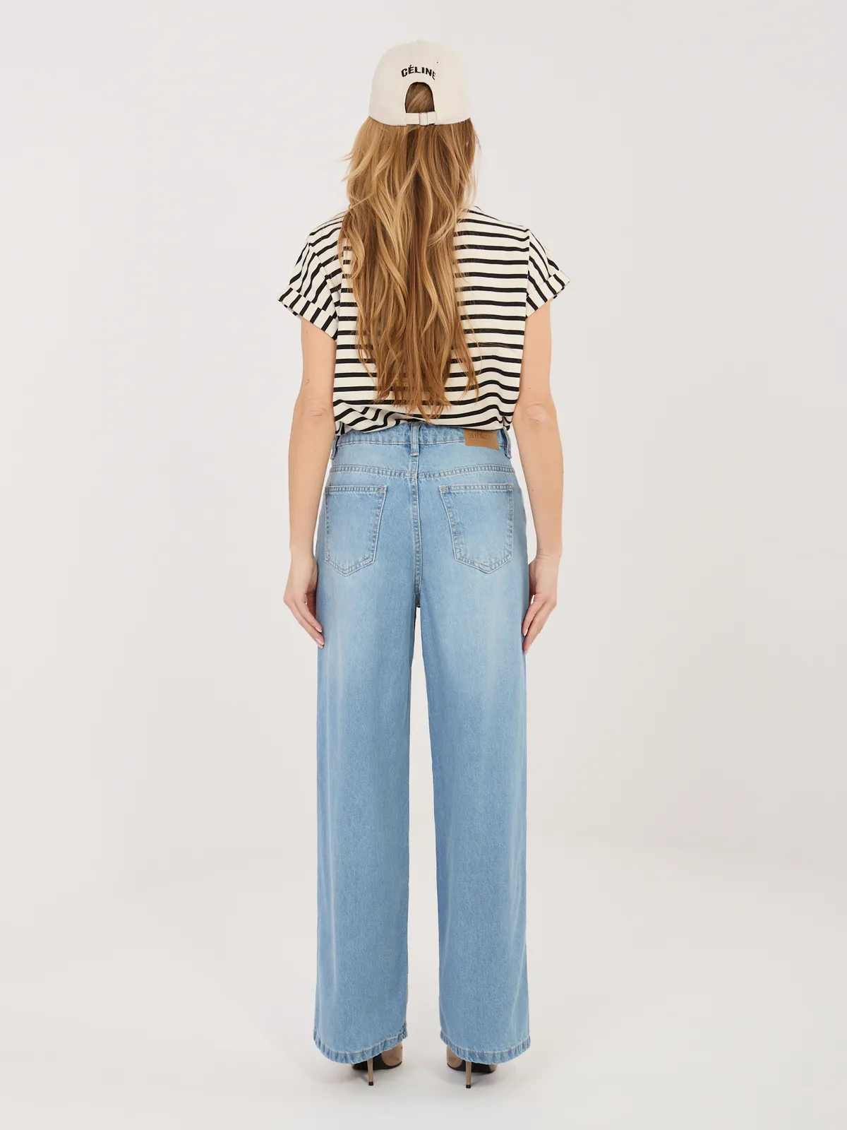 Klasyczne spodnie z szerokimi nogawkami typu wide-leg - zdjęcie 1