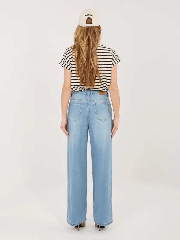 Klasyczne spodnie z szerokimi nogawkami typu wide-leg