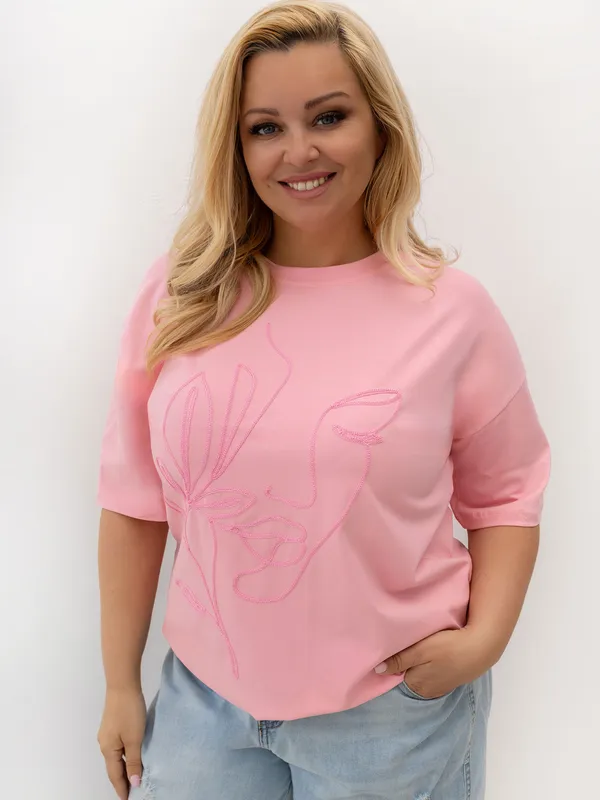 T-shirt oversize z subtelnym haftowanym motywem roślinnym - widok 2