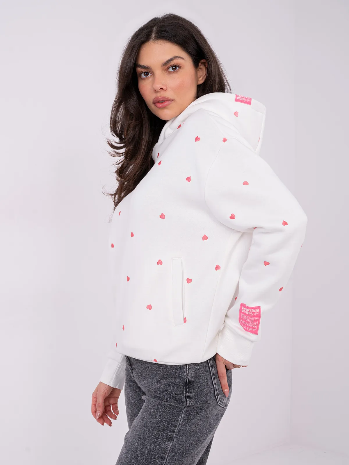 Casualowa bluza oversize z nadrukiem serc - zdjęcie 5