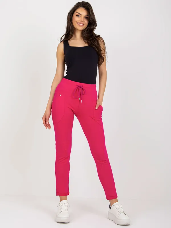 Czarne damskie spodnie dresowe regular fit